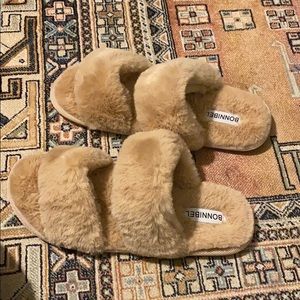 Bonnibel fuzzy slippers